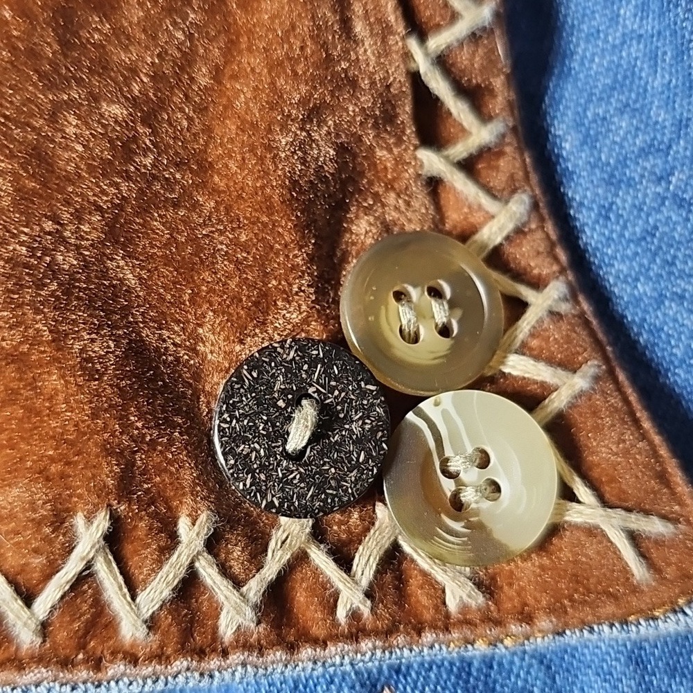 Boho Casual Embelished Denim Vest with Brown Stiching and button Accents Large - Picture 10 of 10